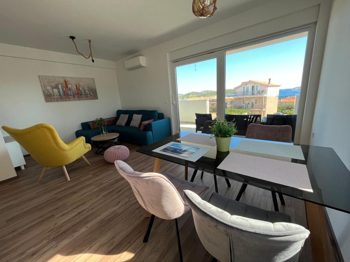Apartments Relax Рогозница Екстериор снимка